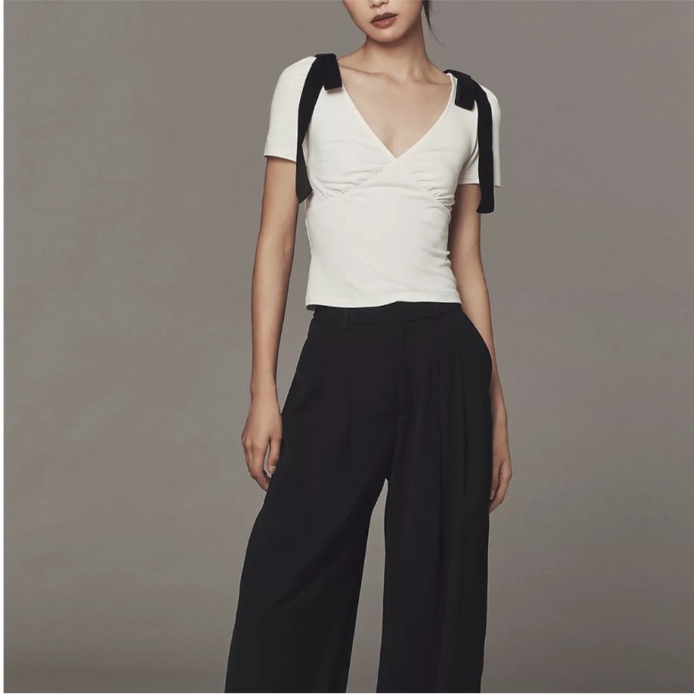 NWT Mare Mare x Anthropologie Black Bow Shoulder White V-Neck Short Sleeve Top - Picture 3 of 16